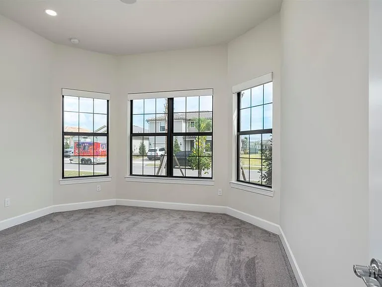 818 SE Courances Dr — Photo 38