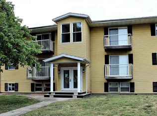 801 Deerfield Rd APT 2, Chatham, IL 62629