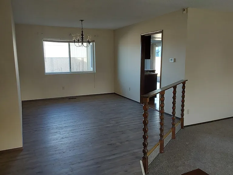207 Jackson St — Photo 3