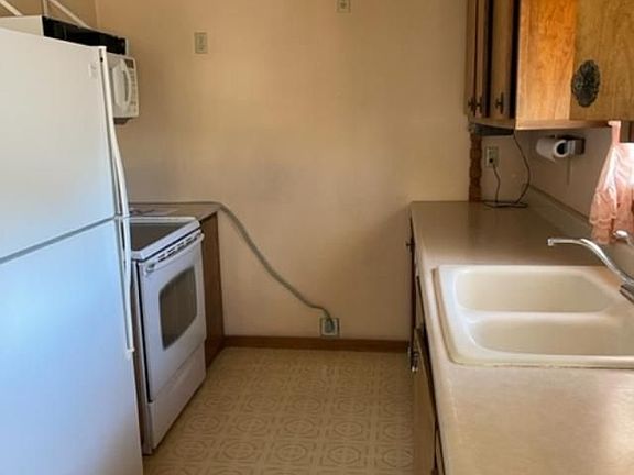 4th image of 1400 W 11th St