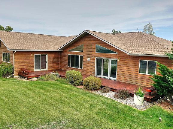 3rd image of 467 Ernest Dr