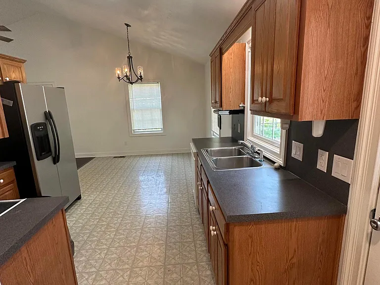 542 Virginia Ave — Photo 28
