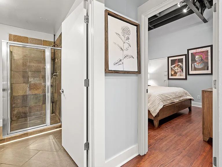 343 King St #C — Photo 30