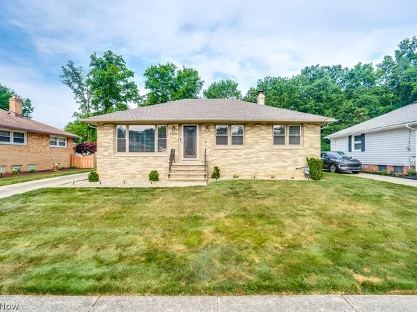 6382 Anita Dr, Parma Heights, OH 44130