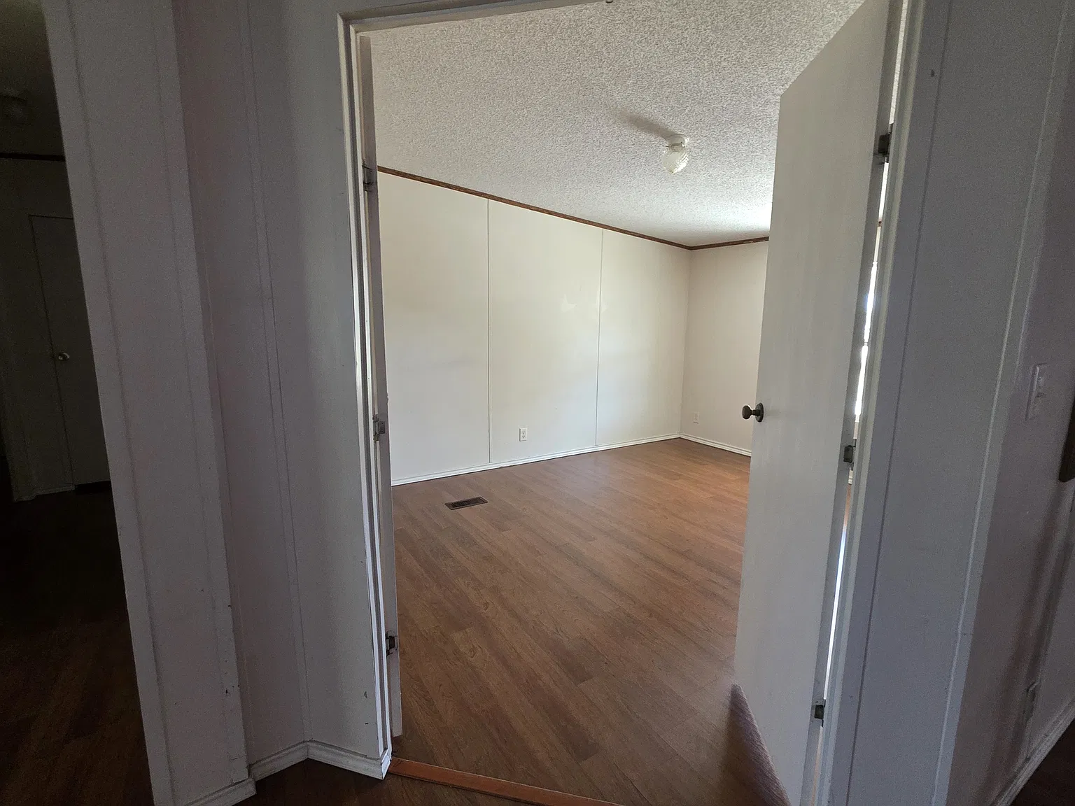 4 bed, 1860 sqft, $1,900 — Photo 2
