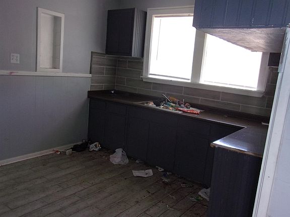 5th image of 1562 Vollintine Ave