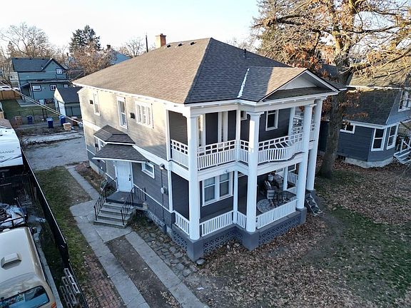 2nd image of 1119 W Augusta Ave