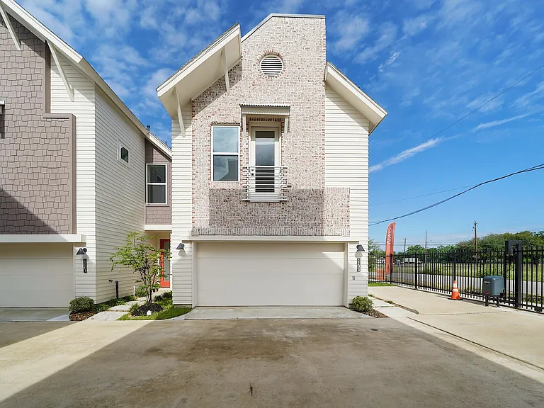 881 Rachel St #C — Photo 3