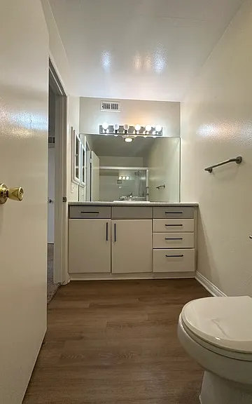 2727 Bayshore Ave — Photo 28