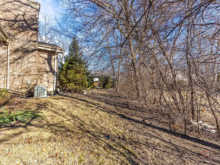 2450 Chas Dr — Photo 31