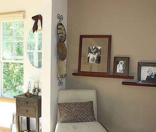 Living room & four season rm