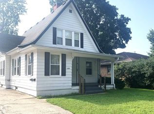 1104 S 10th St, Pekin, IL