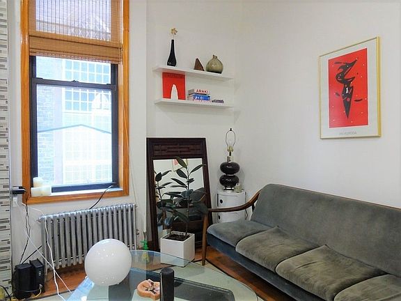 3rd image of 13 Market St #2R