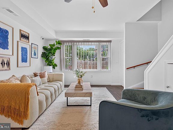5th image of 606 Newton Pl NW #606