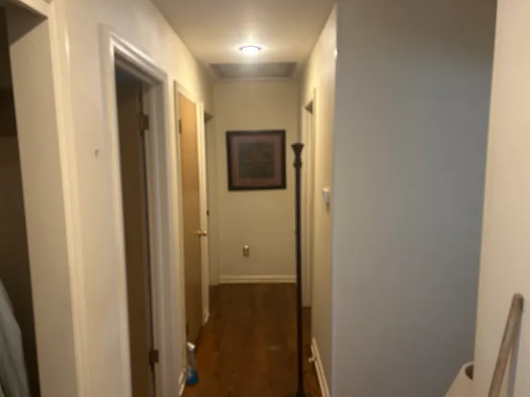 Hall to bedrooms