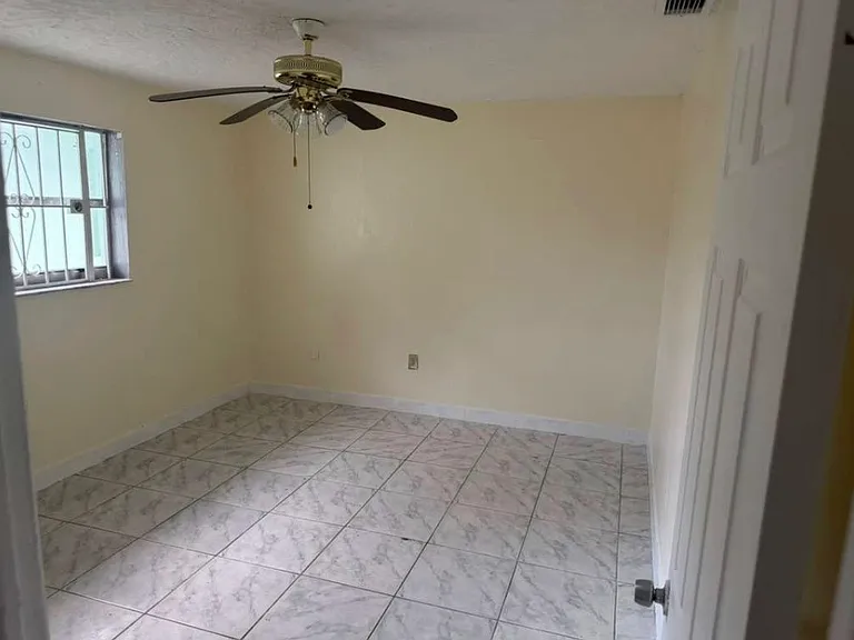 15812 NW 39th Ct — Photo 9