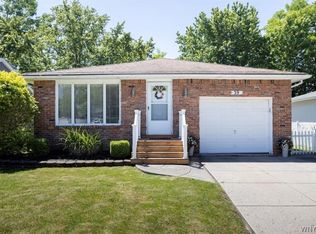 39 Gary Ln, Cheektowaga, NY 14227
