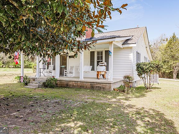 3rd image of 1395 Pecan Grove Rd