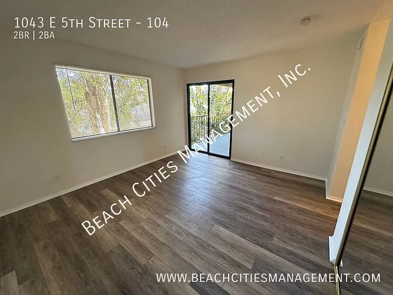 1043 E 5th St #104 — Photo 30
