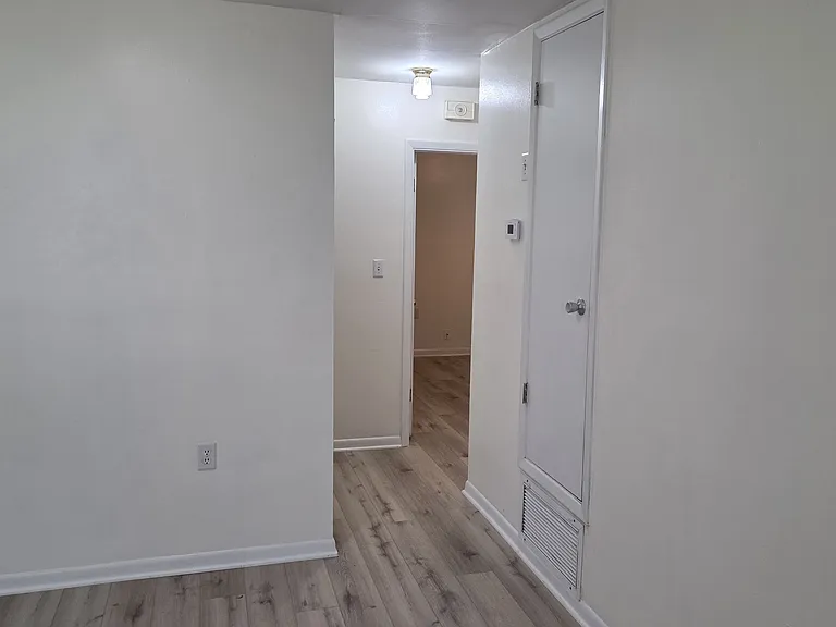 2711 SE 7th Ave — Photo 7