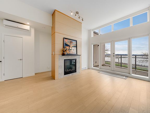 2nd image of 1150 Oxford St #301