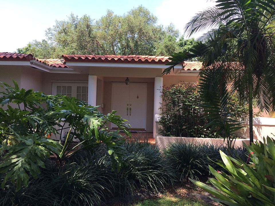 1st image of 5808 San Vicente St