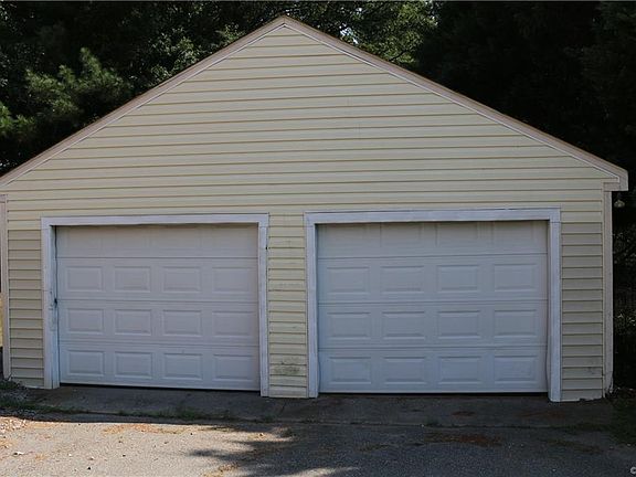 4th image of 8422 Shire Ct