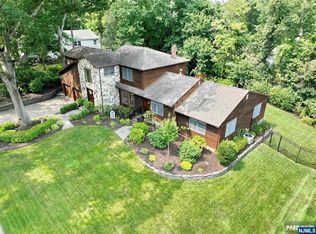 140 Midland Ave, Park Ridge, NJ 07656