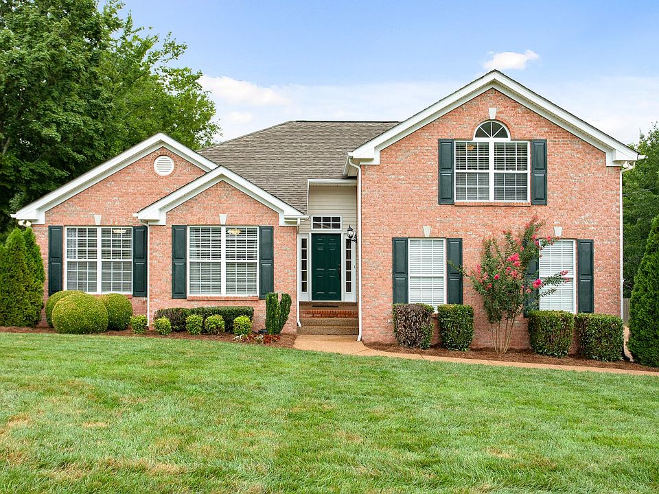 1st image of 221 Norfolk Ln