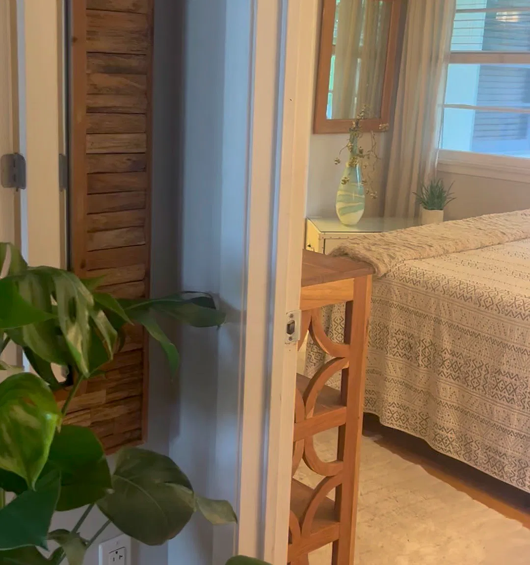 1065 Elkgrove Ave — Photo 1