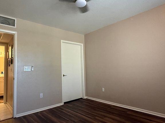 4th image of 1901 Villa Palms Ct