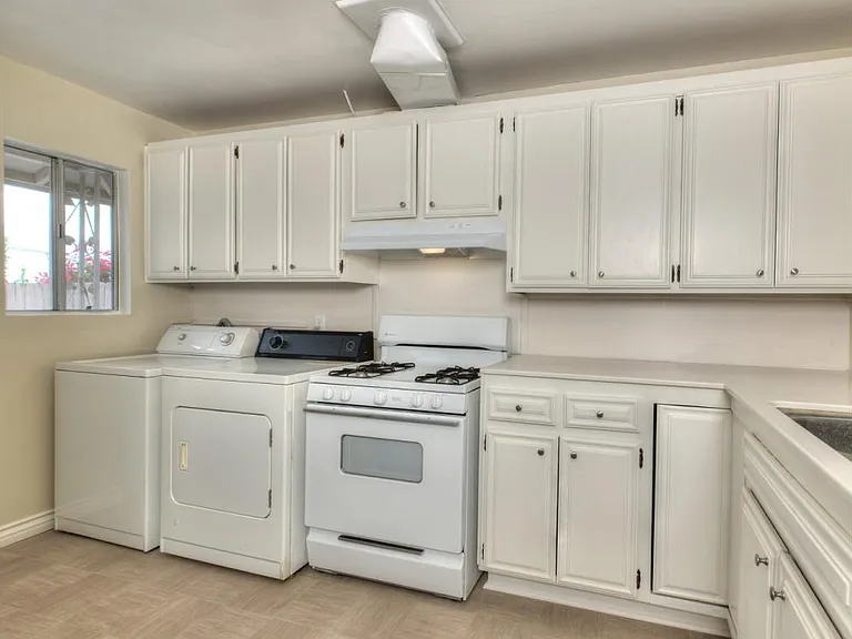 Kitchen - Facing South