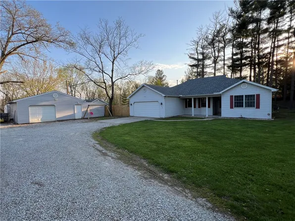 707 A County Rd #1100, Toledo, IL 62468