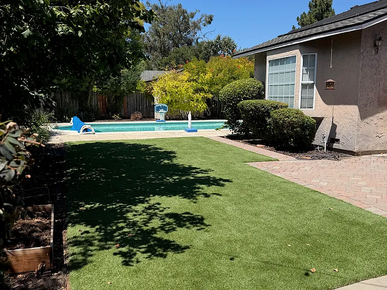 951 Crockett Ave — Photo 3