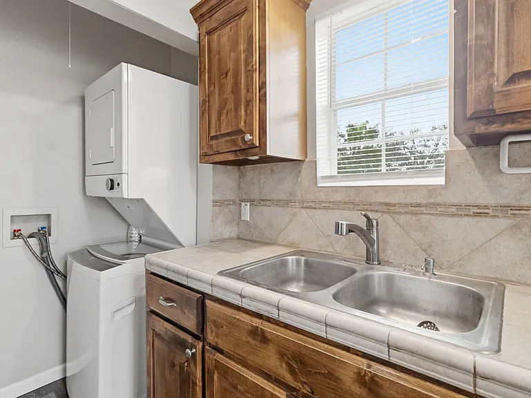 9140 Sailfish Dr — Photo 21