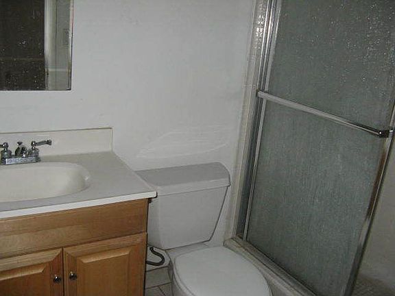 4th image of 620 E Fordham Dr