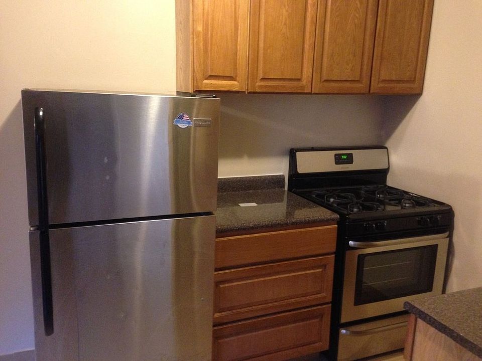 1st image of 323 E 108th St APT 15