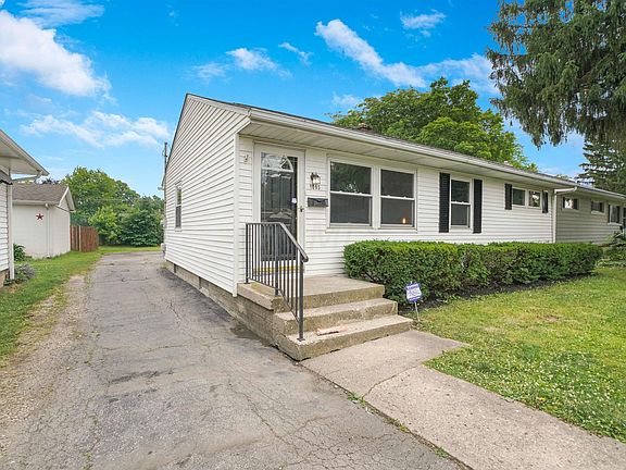 3rd image of 1095 Pauline Ave