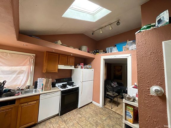 4th image of 1424 Joyce Dr