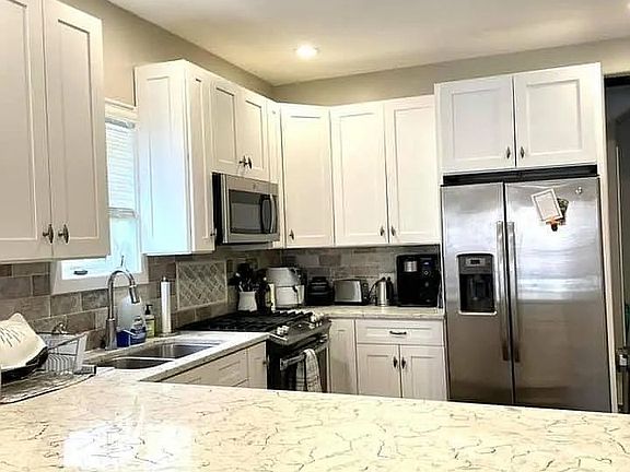 4th image of 2732 N Wilton Ave Unit 2