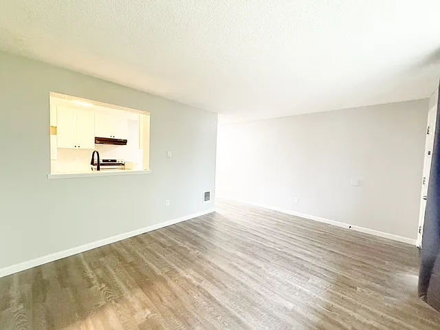 2512 Crystal Springs Rd W #4 — Photo 5