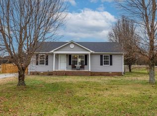 2300 Forrest Fields Dr, Chapel Hill, TN 37034
