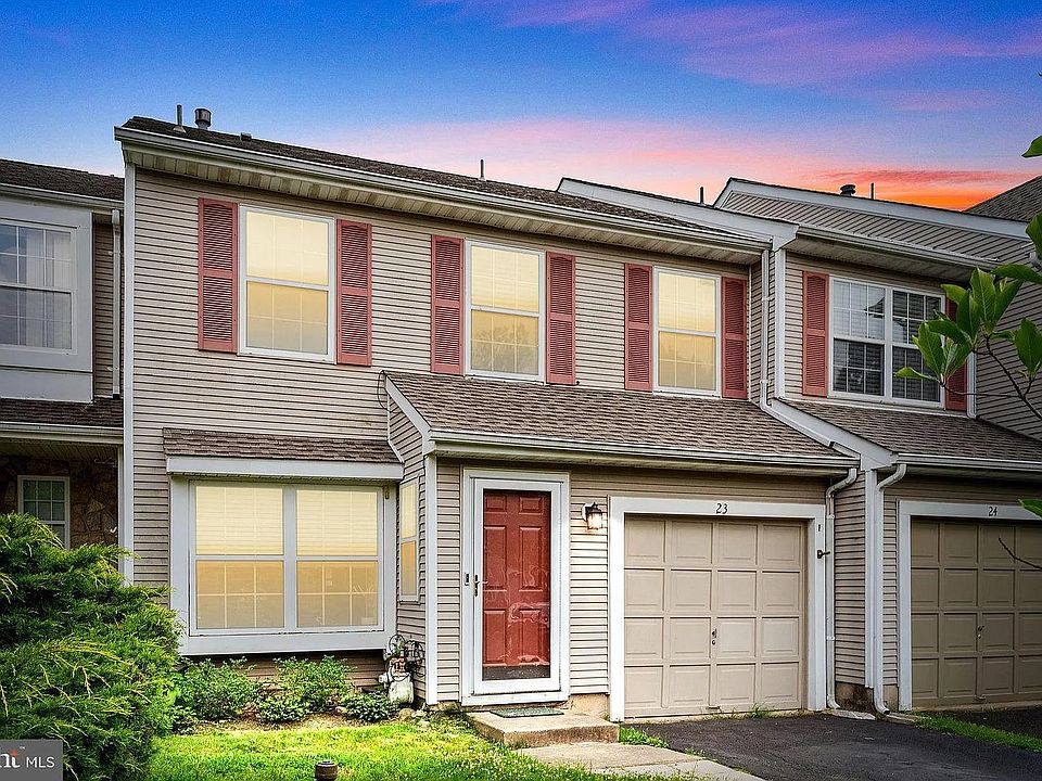 1st image of 23 Tamarack Ct