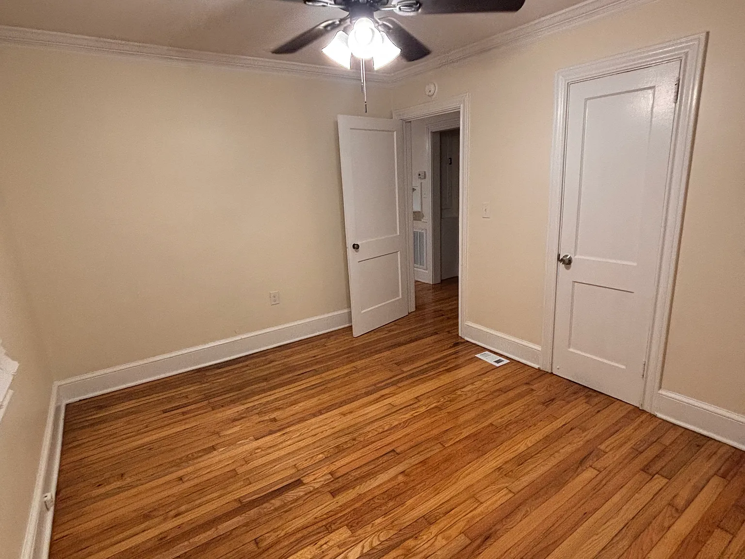 2 bed, 850 sqft, $1,200 — Photo 4