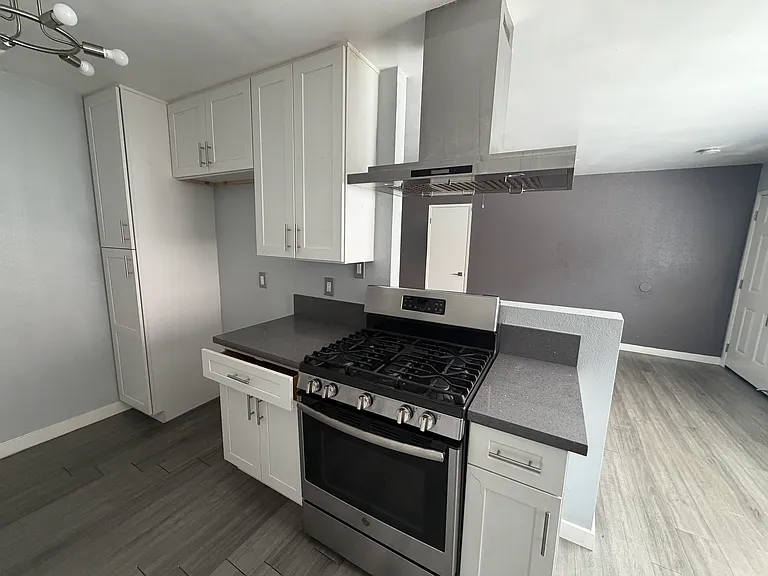 611 Walnut Ave #5 — Photo 7