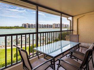 302 La Peninsula Blvd, Naples, FL 34113