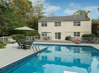 63 Risa Ct, Riverhead, NY 11901