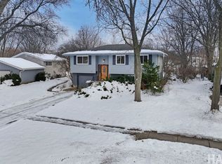 1835 W Weathersfield Way, Schaumburg, IL 60193