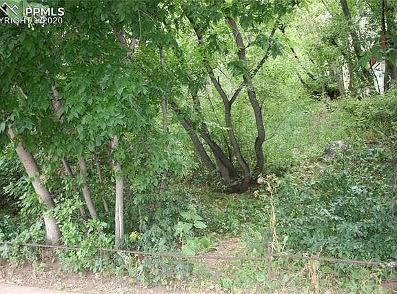 2nd image of 609 Manitou Ave