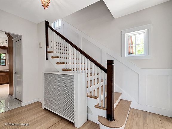 2nd image of 386 Linden St